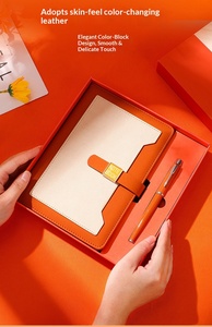 Ensemble de luxe personnalisé 2-en-1 : Carnet classique et stylo – Idéal pour souvenirs de mariage et coffrets cadeaux d'affaires - Product Image 6