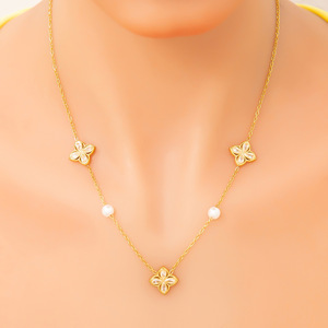 Collier pendentif fleur en acier inoxydable couleur or 18 carats, chaîne de clavicule, bijoux de fête avec motif trèfle à quatre feuilles - Product Image 4