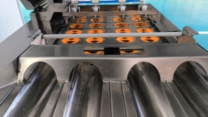 آلة فصل البيض الأوتوماتيكية بستة خطوط لصفار البيض/ماكينة فصل صفار البيض الصناعية - Product Image 4