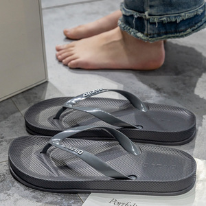 Pantoufles pour hommes et femmes en vrac avec impression de logo personnalisé claquette en caoutchouc chaussures souples antidérapantes tongs noires - Product Image 3