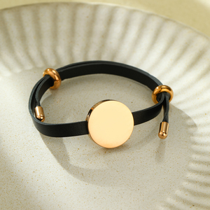 Pulseras de Pareja Ajustables de Acero Inoxidable y Cuero con Grabado Personalizado de Nombres, Brazaletes de Moda para Hombre y Mujer - Product Image 1