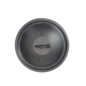 Petit pot à frire robuste <span class=keywords><strong>en</strong></span> fonte avec couvercle et poignée de transport, pré-culotté, noir, à trois pieds, type Potjie - Product Image 4