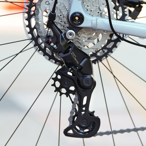 Bicicleta Eléctrica CYCTRAC Situ EM5 de Tercera Generación con Motor Central M430, Frenos de Disco Dobles de Aluminio, 9 Velocidades, Todoterreno, EM5-3rd Mid-dr - Product Image 4