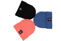 Personnalisé divers types de logos brodés écusson logos brodés chaud hiver chapeaux tricotés mélangé chapeaux tricotés