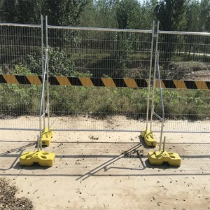 Panneaux de clôture temporaires en acier à emboîtement pour le contrôle des foules, poutres thermiques à déploiement rapide pour la gestion d'événements, modélisation 3D - Product Image 2