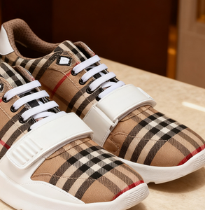 รองเท้าผ้าใบเสริมส้นสำหรับผู้หญิง ใส่ได้ทุกฤดู ดีไซน์หรูหรา คุณภาพสูง สวมใส่สบาย พื้นหนา - Product Image 3