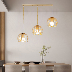 Le lustre dans la salle à manger est simple et moderne, tandis que la lampe de table dans le salon est créative et en fer. - Product Image 4