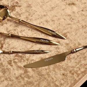 Juego de Cuatro Piezas de Cuchillo, Tenedor y Cuchara de Acero Inoxidable con Acabado Espejo Dorado y Plateado, Vajilla Europea Occidental, Regalos Empresariales, Caja de Regalo - Product Image 4