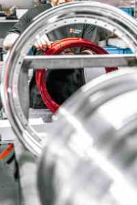 신형 메쉬 디자인 원피스 단조 알루미늄 합금 휠 100mm 15-26인치 5x114.3/112/130 PCD 10년 보증 - Product Image 4