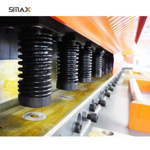 Máquina de Corte de Chapa Metálica CNC de Alta Precisión QC11K TP07, Sistema de Guillotina Hidráulica de 13*3200 mm - Product Image 3