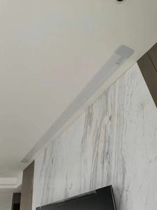 72 "-150" Écran de projecteur de tension à languette électrique/motorisée ALR moderne encastré au plafond et rejetant la lumière ambiante - Product Image 5