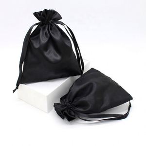 Sacs cadeaux en satin à cordon de serrage de haute qualité et à prix abordable avec logo - Product Image 6