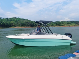 Yate Deportivo de Fibra de Vidrio L620 para 10 Personas, 20 pies, con Doble Motor Fuera de Borda de 150HP, Construcción Soldada, para <span class=keywords><strong>Crucero</strong></span> y Wake Surfing - Product Image 5