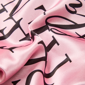 Bonnets en satin <span class=keywords><strong>de</strong></span> <span class=keywords><strong>bonnet</strong></span> <span class=keywords><strong>de</strong></span> <span class=keywords><strong>soie</strong></span> réversible personnalisé et enveloppes <span class=keywords><strong>de</strong></span> cheveux en satin avec logo - Product Image 6