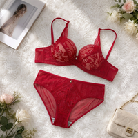 Ensemble soutien-gorge et culotte en dentelle rose crème, avec armatures, maille aérée, deux pièces, bretelles réglables, orné d'une breloque bijou pour femme