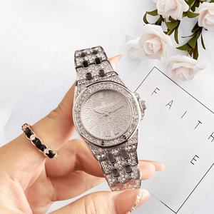 Reloj de Lujo para Mujer con Caja de Aleación, Cronógrafo de Cuarzo, Correa de Acero Inoxidable de 38 mm y 20 mm, Diseño de Moneda Antigua de Dibujos Animados para Negocios - Product Image 4