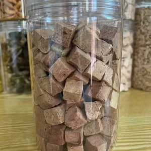 Snack per Animali Domestici in Cubetti di Manzo Liofilizzato ad Alto Valore Nutritivo, Ricco di Proteine e Senza Cereali per Cani e Gatti - Product Image 2