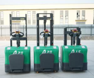 Di chuyển nhanh lô hàng tất cả các địa hình Stacker 1.5 tấn <span class=keywords><strong>Pallet</strong></span> Stacker Máy Giá Top bán Stacker điện để bán - Product Image 1