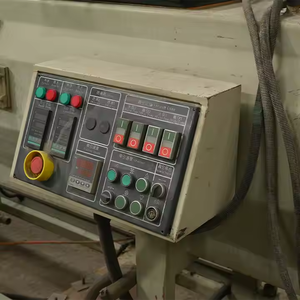 Machine d'<span class=keywords><strong>occasion</strong></span> Acier inoxydable UPVC PVC Profil plastique Porte Fenêtre Arche Équipement de formage - Product Image 4