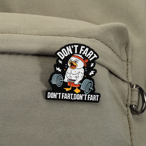 เข็มกลัดเคลือบลายตลกๆ สำหรับคนรักฟิตเนส ข้อความตลกๆ ด้วยภาพสุนัขและเป็ด ไม่ควรหลีกเลี่ยงการออกกำลังกายขา ของขวัญสำหรับคนรักการออกกำลังกาย สวมใส่ได้ทุกวัน เครื่องประดับสนุกๆ ขายส่ง - Product Image 3