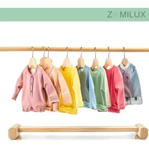 Zomilux 10 pezzi in legno per bambini ganci per vestiti eleganti appendiabiti girevoli con caratteristiche antiscivolo colore naturale - Product Image 6