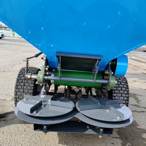 Nouvel épandeur d'engrais manuel Wigon avec largeur d'épandage de 3000 mm, épandeur d'engrais automatique - Product Image 6