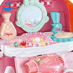 Set di Gioielli e Trucchi per Bambini, Gioco di Ruolo con Valigetta in Plastica, Gioco di Imitazione per Bambini - Product Image 4