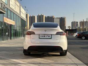 تيسلا موديل واي 2022 بدفع خلفي، تسارع 5.9 ثانية، مع نظام القيادة الذاتية AMD، مساحة تحميل كبيرة، عداد كيلومترات منخفض وقيمة رائعة - Product Image 4