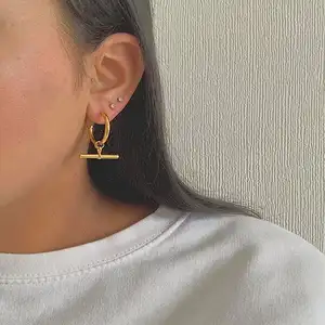 New Design Stainless Steel 18k Gold T Bar Hoop Earrings Simple Chunky Statement Drop T Bar Earrings