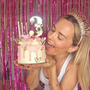 ของตกแต่งเค้กอะคริลิครูปตัวเลข 1-9 สีทอง สำหรับงานวันเกิด ของประดับตกแต่งเค้ก อุปกรณ์ตกแต่งสถานที่ - Product Image 1