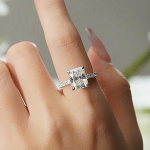 Bague pavée en argent sterling 925 avec moissanite DEF taille radiant 8*10mm 4 carats pour usage quotidien et fiançailles - Product Image 5