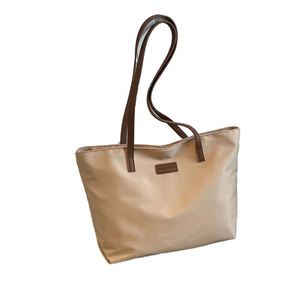 Bolso de hombro casual elegante, sencillo y exclusivo para mujer, ideal para el verano de 2026 - Product Image 1
