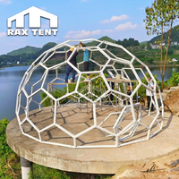 Tente dôme hexagonale en verre de 6m RAXTENT pour salle de glamping de luxe 100% étanche et antirouille