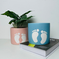 Jardinière en céramique mate d'ornement de jardin de petits pieds personnalisée