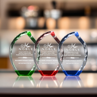 Noble personnalisé cristal flamme en forme de trophée différentes tailles multi couleur gravé prix pour la reconnaissance d'entreprise cadeau d'affaires