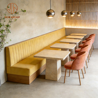 Ensemble de mobilier pour café, restaurant et bar : banquette, chaise et table en marbre