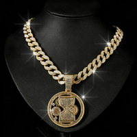 Collier Pendentif Homme Plaqué Or Zircon Cubain Vintage Hip Hop avec Pendentif Engrenage Sablier Entièrement Sertie de Zircons – Bijou Tendance et Cadeau Idéal