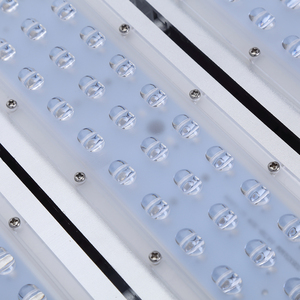 ไฟถนน LED แบบโมดูลาร์อัจฉริยะสำหรับภายนอกอาคาร กันน้ำ 110v 220v Ip66 100w 150w 200w LCS-KL - Product Image 2