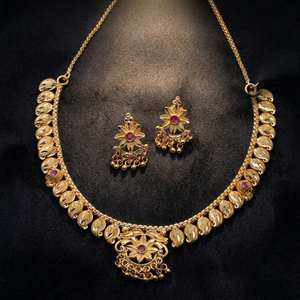 Juego de Joyería de Diseño Floral Tradicional en Oro Laminado de 14K, 18K y 24K al por Mayor, Conjunto de Joyería de Moda, Juego de Collares de Latón con Acabado Dorado - Product Image 1