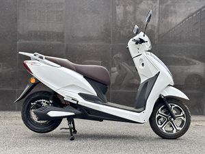 Scooter Eléctrico para adultos e motocicleta eléctrica 3000W <span class=keywords><strong>moto</strong></span> electrica 1000W scooter eléctrico portátil para adultos - Product Image 3