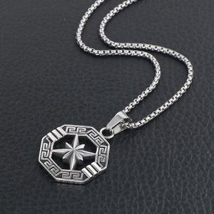 Collar para hombre con colgante de estrella geométrica de acero de titanio Wolf Warrior SP810 - Product Image 2