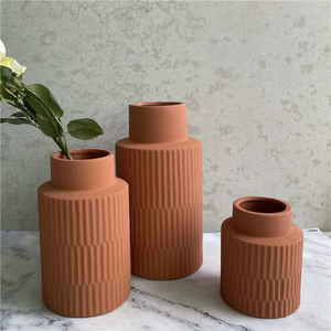 Jarrón de Mesa Nórdico Creativo <span class=keywords><strong>Minimalista</strong></span>, Decoración de Cerámica Rayada de Boca Ancha con Acabado Mate para Hogar, Bodas y Alojamientos - Product Image 4