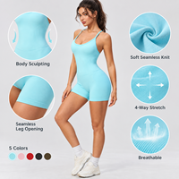 Combinaison de sport une pièce style européen et américain, débardeur et short moulant au-dessus du genou pour femme, idéale pour le yoga et le fitness 5107
