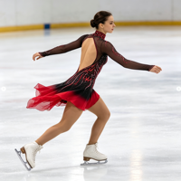 Robe de patinage artistique à manches longues avec découpe au dos, dégradé noir et rouge orné de strass, en tissu mesh pour compétition et spectacle sur glace (adultes et enfants)