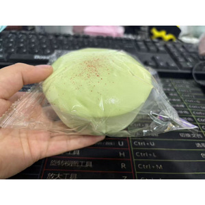 ขนมปังโยเกิร์ตสีขาวนุ่มนิ่ม ของเล่นบีบคลายเครียด ขายส่งจำนวนมาก บีบแล้วคืนรูปช้าๆ ของเล่นบีบเล่นเพื่อผ่อนคลาย ของขวัญ - Product Image 6