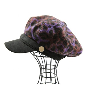 Vente en gros sur mesure Béret femme fausse fourrure léopard pour toutes saisons, scènes décontractées et d'extérieur - Product Image 4