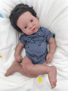 Muñecas Bebé Reborn de Silicona Suave de 16 Pulgadas VTU, Realistas, con Conjunto de Ropa, para Niñas y Niños - Product Image 2