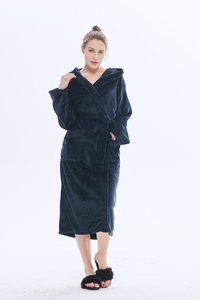 Vendita calda in fabbrica taglie forti in <span class=keywords><strong>pile</strong></span> da donna accappatoio con cappuccio in peluche abito lungo vestaglia da notte per ragazze - Product Image 4