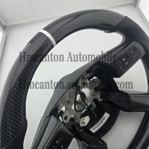 พวงมาลัยหนังคาร์บอนไฟเบอร์แบบมีรูระบายอากาศสำหรับรถยนต์ Chrysler 300C จากโรงงาน - Product Image 4