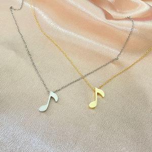 Collana Minimalista con Simbolo Musicale Placcata in Oro 18K per Donne 2026, Ciondolo a Forma di Note Musicali in Acciaio Inossidabile per Ragazze - Product Image 1